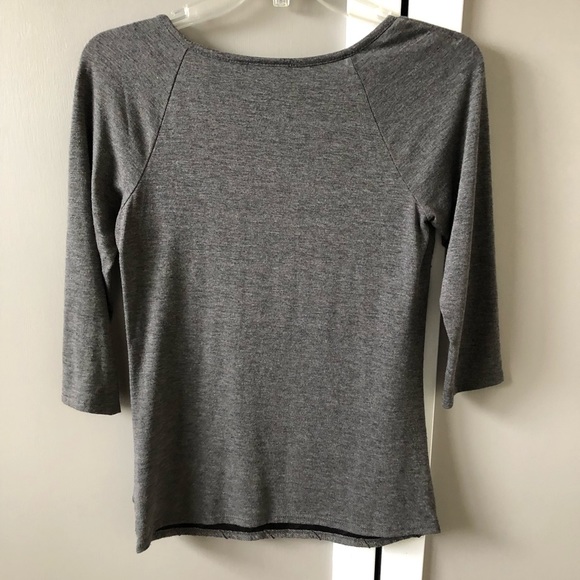 Women’s Ruffled Top - Picture 4 of 5